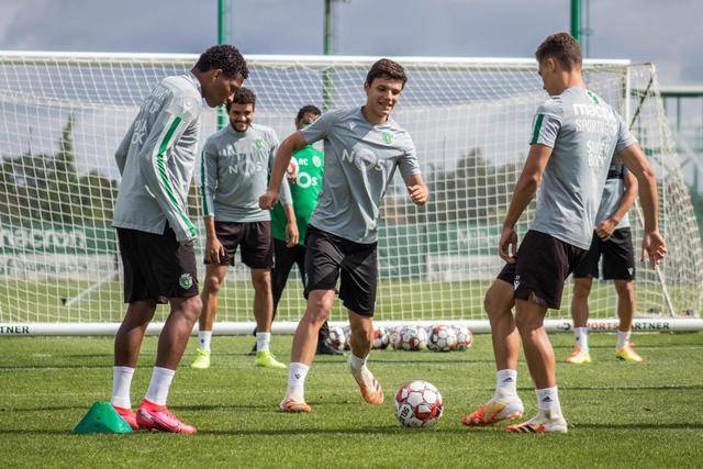 曼城全场23脚射门均无功而返 上次这么惨还是对阵曼联